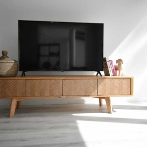 Oak and plywood pattern TV cabinet,