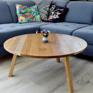 Grande mesa de centro redonda em espinha de peixe, mesa de centro de madeira compensada, tampo de mesa de madeira compensada, moderna de meados do século, design escandinavo, madeira nobre, mesa com padrão de madeira compensada