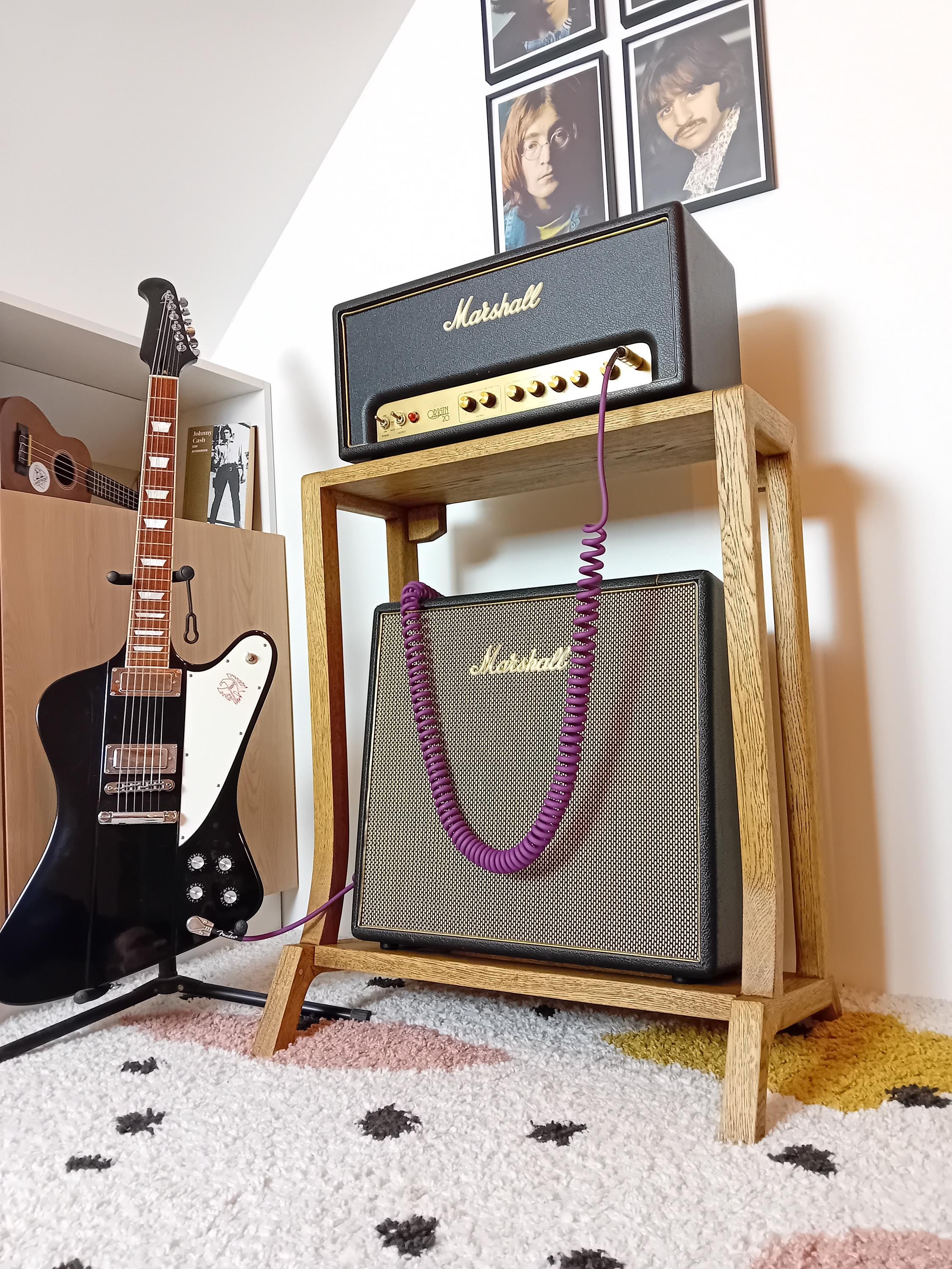 ハンドメイドオーク無垢材アングルギターアンプスタンド：ウォルナット
