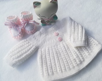 Brassière bébé en laine avec ses chaussons assortis, divers coloris, taille Naissance/1 mois