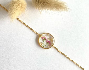 Gold Bracelet in the shape of a Circle in Stainless Steel, Resin & Dried Pink Flowers