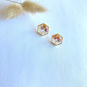 Gold Earrings in the shape of an Octagon in Stainless Steel, Resin & Pink Dried Flowers