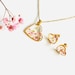 see more listings in the Collier + Boucles section