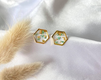 Gold Earrings in the shape of an Octagon in Stainless Steel, Resin & Green Dried Flowers