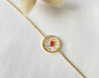 Circle-shaped Gold Bracelet in Stainless Steel, Resin & Orange Dried Flowers