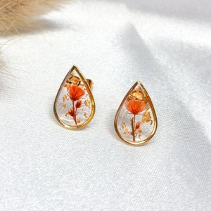 Gold Earrings in the shape of a drop of water in Stainless Steel, Resin & Orange Dried Flowers image 2