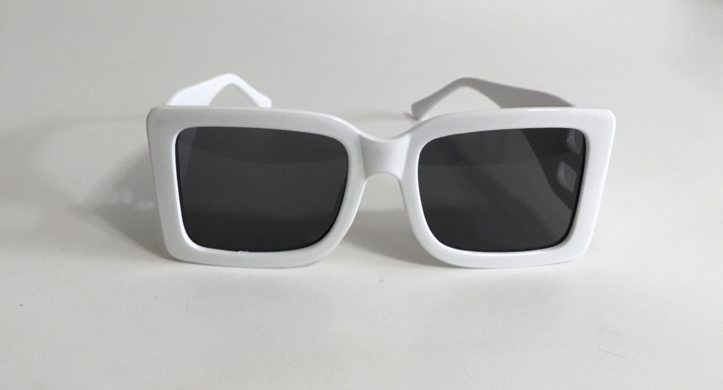 burberry triangle sunglasses