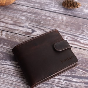 Portefeuille pour homme gravé personnalisé, portefeuille à deux volets en cuir marron, portefeuille personnalisé marron gras, cadeau de fête des pères pour papa/lui, mari