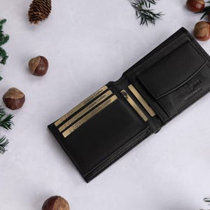 Cartera personalizada para hombre, de piel auténtica negra suave, con grabado personalizado para el Día del Padre, para él, novio, papá o cumpleaños. imagen 8
