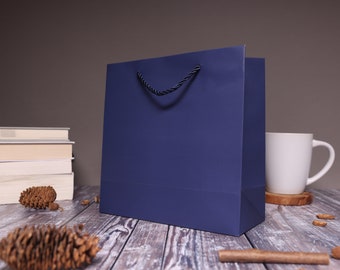 Christmas Gift Bag, Elevate Your Gifting Experience with Exquisite Luxurious Gift Carry Bag, Birthday Gift, Wedding & Anniversary Gift
