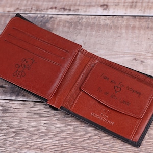 Cartera de cuero personalizada para hombre, grabada a mano y manuscrita, de cuero genuino suave negro y marrón, regalo para el Día del Padre para él o su esposo.