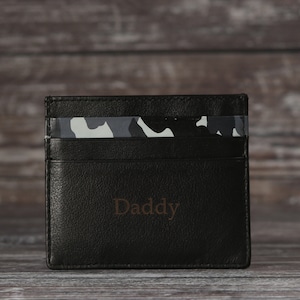 Porte-cartes pour homme personnalisé en cuir noir, cadeau personnalisé pour petit ami, témoin, cadeau d'anniversaire, cadeau de fête des pères pour lui