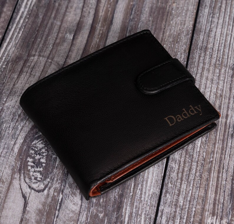 Regalo del Día del Padre, Cartera personalizada para hombre, Cartera de cuero negro suave genuino, Regalo grabado personalizado para él, Novio, Papá, Esposo imagen 2