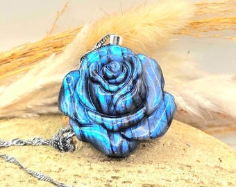 Nature Labradorite Carved Flashy Rose Pendant Necklace