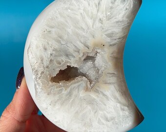 Druzy Agate Crystal Moon Carving #07
