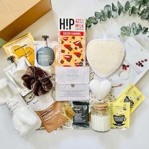 Vegan Mum To Be Spa Gift Box: Self Care Pamper Hamper with Bracelet & Poem
