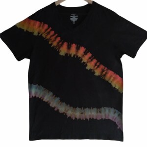 Reverse ice dyed V-NECK shirt, adult LARGE. Goodfellow brand. Permanent dyes. (092)