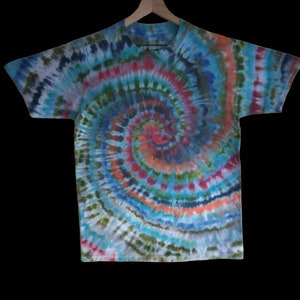 Ice dyed crew neck shirt, adult LARGE. Kirkland brand. Length 30&quot;. Width 21&quot;. Permanent dyes. (480)