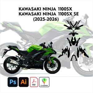 Könnte beinhalten: Eine weiße Keramik-Tasse mit schwarzem Henkel und dem Text "But First, Coffee" in schwarzer, fetter Schrift. Die Tasse steht auf einer weißen Oberfläche. Die Tasse ist etwa 10 cm hoch.