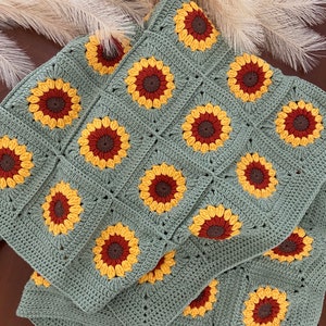 Crochet Sunflowers Blanket /  Granny Square Sunflower Blanket / Handmade Blanket / Crochet Throw