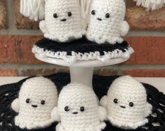 Crochet Ghost Decor: Handmade Halloween Decoration