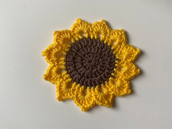 Kilofly Set 4 Sottobicchieri All'Uncinetto A Forma Di Girasole – Fatti A Mano In Cotone, 13 Cm, Centrini Decorativi Per Casa