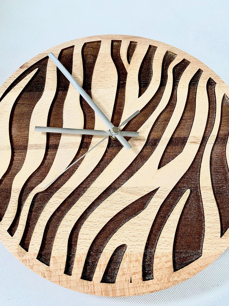 Zebra pattern wall clock without resin image 3