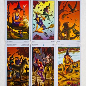 Peut inclure: Un jeu de dix cartes de tarot illustrant des sorci&egrave;res, des balais et d'autres images magiques. Les cartes sont num&eacute;rot&eacute;es 1, 3, 4, 9 et 10. Les cartes font partie d'un jeu de tarot appel&eacute; "Broomsticks".