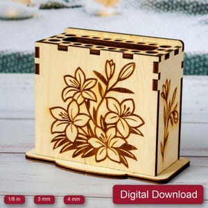 Pojemnik na pędzle i długopisy wycinany laserowo, organizer z drewna z motywem kwiatowym (do pobrania w wersji cyfrowej)