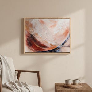 Impresión abstracta en lienzo terroso: arte de pared enmarcado con un toque neutro y tranquilo