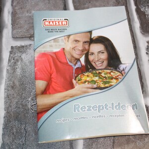 Beautifully Blue Kaiser Baking Pan image 7