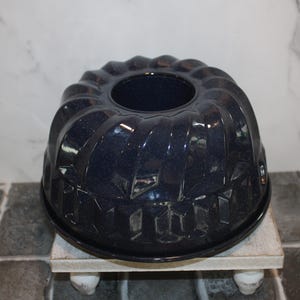 Beautifully Blue Kaiser Baking Pan image 1