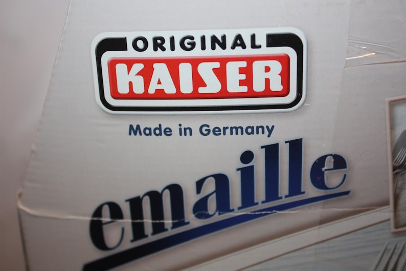 Beautifully Blue Kaiser Baking Pan image 9