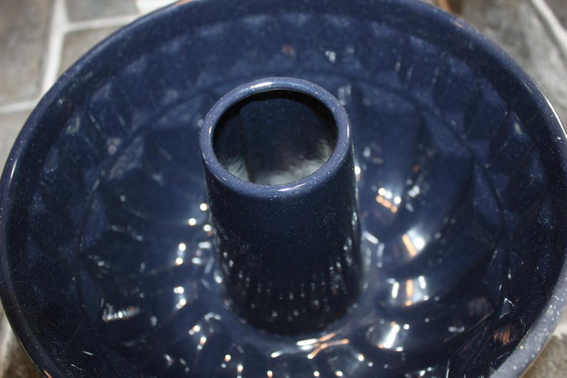 Beautifully Blue Kaiser Baking Pan image 6