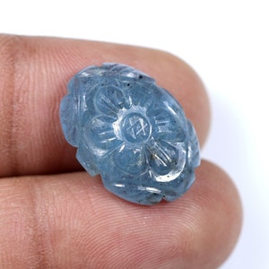 Carved Aquamarine Gemstone: 12.65Ct Oval Flower, Untreated