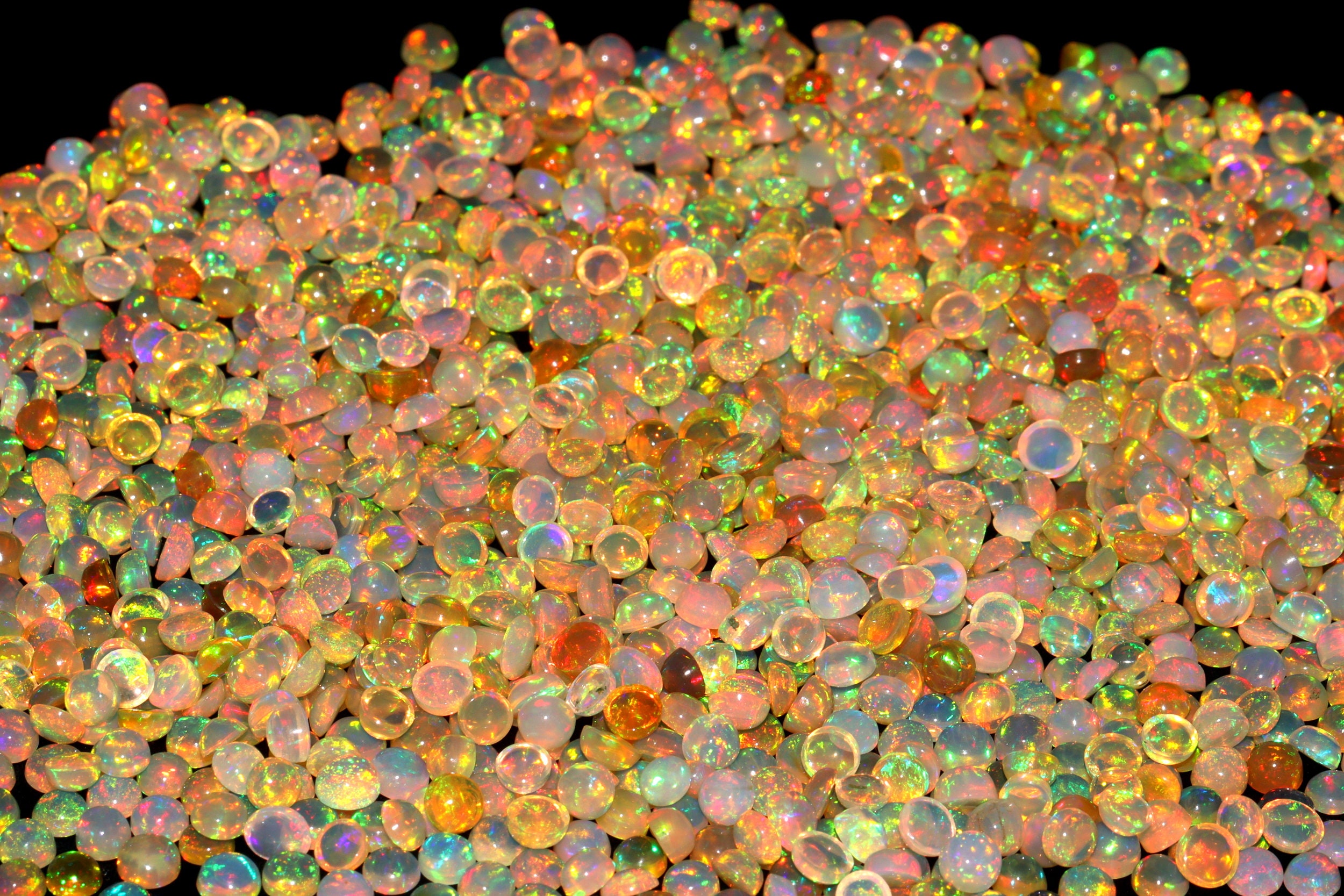 Top AAA Qualit&agrave; Ovale Cabochons Allentati Della Pietra Preziosa Di Fuoco Gioco N