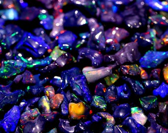 Opale nero etiope naturale: pietra preziosa lucidata a fuoco multiplo (da 4x3 a 11 x 8 mm)