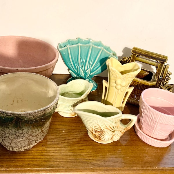 McCoy art pottery Antique to Vintage McCoy pottery in bowls planters & vases.