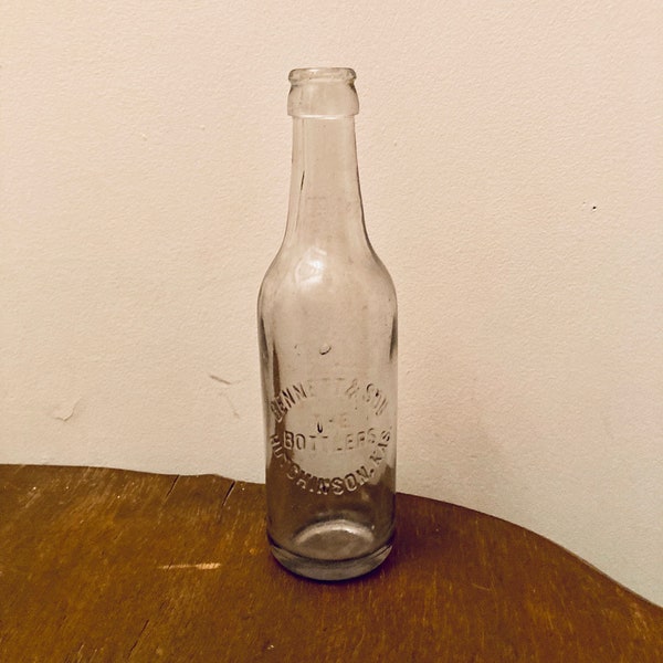 Antique magnesium glass soda pop water bottle by bennett & son the bottlers, made in Hutchinson Kansas.