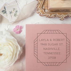 Sello de dirección de retorno de boda Art Deco, sello personalizado para guardar la fecha, autoentintado, mango de madera, sello de goma, regalo de inauguración de la casa para parejas