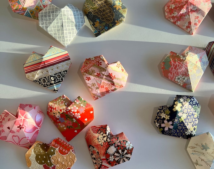 5 or 10 Pieces of Medium Origami 3D Hearts with Japanese Yuzen Washi, Wedding Favors, Valentine Gifts, handcrafted paper heart, bachelorette