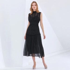 Solid Ruched Dress With Trail