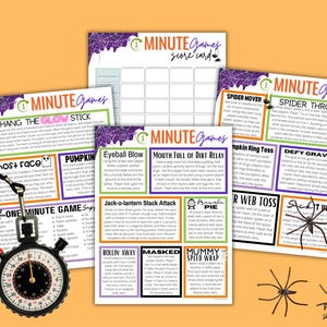 Op de afbeelding: Een verzameling Halloween-themafeestspel-afdrukken met een stopwatch. De spellen omvatten 'Hang the Glow Stick', 'Spider Throw' en 'Pumpkin Ring Toss'. De achtergrond is oranje met spinnen- en webafbeeldingen.