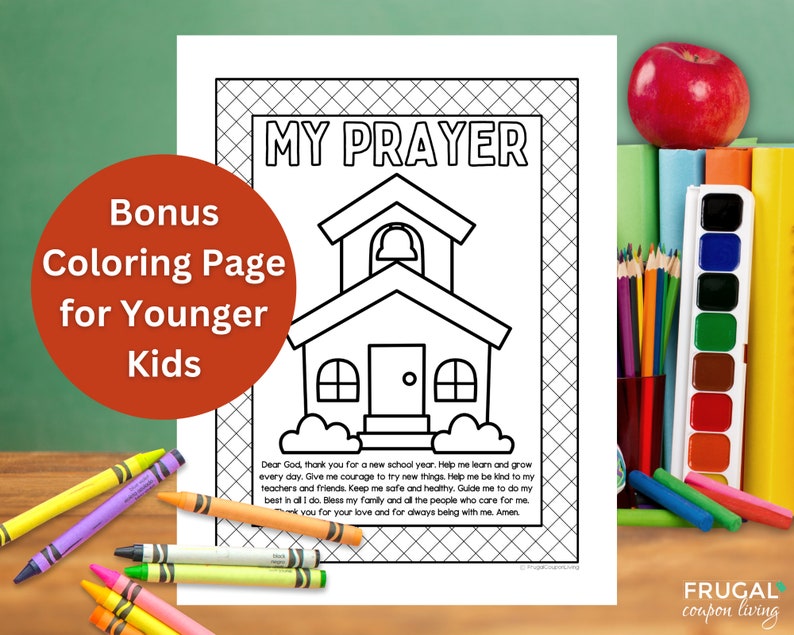 Pu&ograve; includere: Una pagina da colorare stampabile in bianco e nero intitolata MY PRAYER con un'illustrazione di una scuola con campanile e un testo di preghiera sottostante. La pagina &egrave; circondata da un bordo a tratteggio ed &egrave; mostrata con pastelli colorati.
