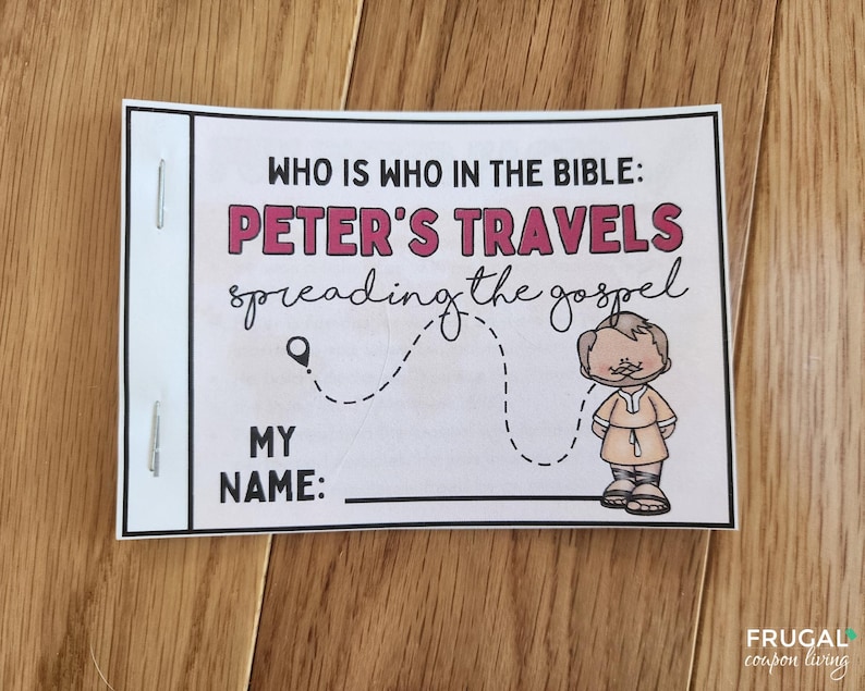 K&ouml;nnte beinhalten: Ein ausdruckbares Arbeitsblatt f&uuml;r Kinder mit einer Cartoon-Illustration des Apostels Petrus, der das Evangelium verbreitet. Das Blatt enth&auml;lt einen gestrichelten Linienpfad zum Nachzeichnen und einen Platz zum Eintragen des Namens.
