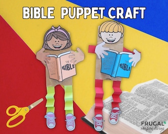 Könnte beinhalten: Zwei Papiertüten-Handpuppen mit Zeichentrickfiguren, die Bücher mit der Aufschrift The Bible halten. Eine Figur hat ein rosa Stirnband und hellgrüne Akkordeonbeine, die andere blondes Haar und rote Akkordeonbeine. Gelbe Schere liegt daneben.