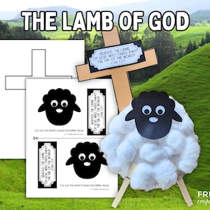 Pode incluir: Uma atividade artesanal imprimível para crianças com um cordeiro preto e branco com o versículo bíblico "Eis o Cordeiro de Deus, que tira o pecado do mundo!" João 1:29. A atividade inclui uma cabeça de cordeiro imprimível, uma cruz e um versículo bíblico.