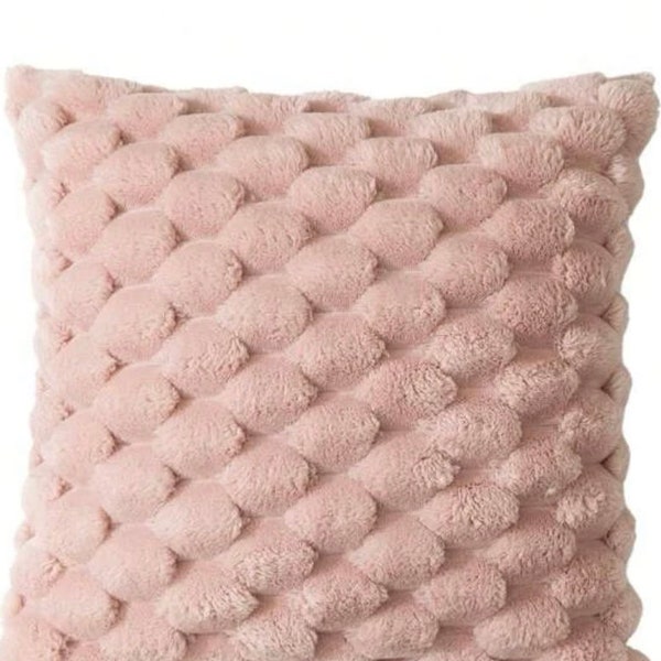 Housse de coussin et coussin intérieur Tufty rose poudré inclus 45 x 45 cm