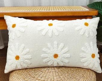 Housse de coussin et coussin intérieur capitonnés marguerites inclus