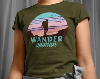Wanderwoman hiking mountains outdoor t-shirt